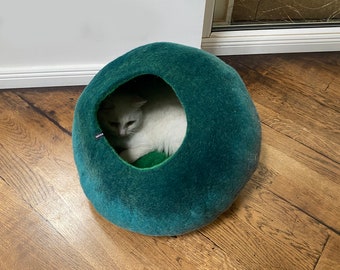 Cat Hut Cocoon / Pet Cave / Kitty Bed / Dog House - Hand Felted Wool - Limited Edition Modern Design - Bright Tealcolcol Ombre Cat Bubble