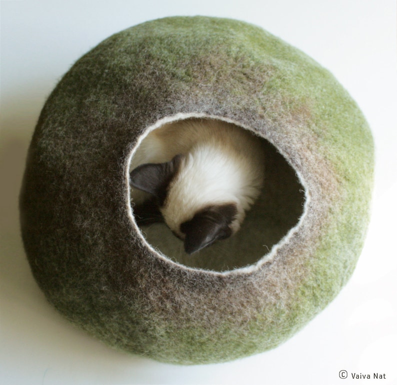 Pure Wool Cat Nap Cocoon / Cat Cave / Cat Bed / Natural Felt House, Hand Felted Wool Crisp Modern Design Green Moss Bubble image 4