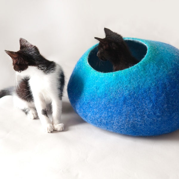 Katzenhöhle Nap Cocoon / Katzenbetten / Haus / Katze, Hund, Haustier Schlaf Möbel - Hand gefilzte Wolle - knackig zeitgenössischen Design - Teal Bubble blau