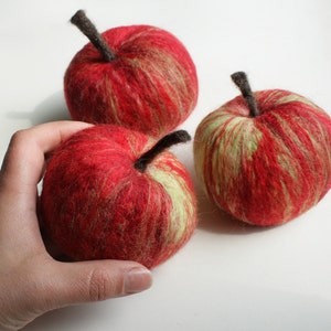 PDF Tutorial for a needle felted Apple - guide how to make - step by step instruction