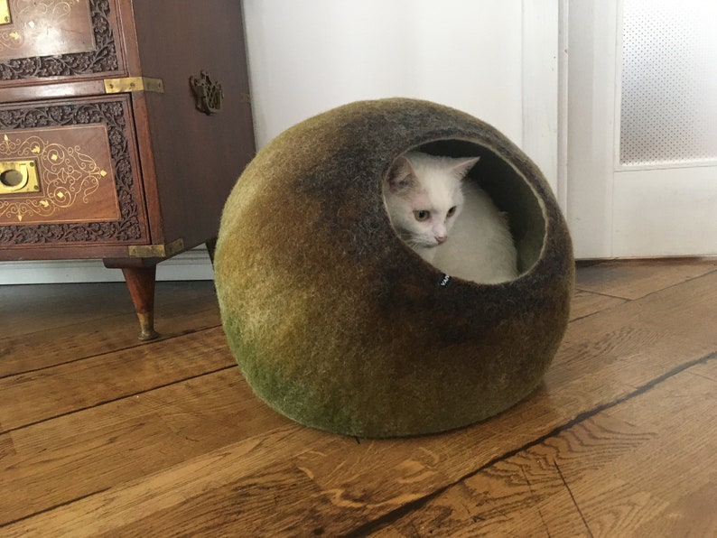 Pure Wool Cat Nap Cocoon / Cat Cave / Cat Bed / Natural Felt House, Hand Felted Wool Crisp Modern Design Green Moss Bubble image 9