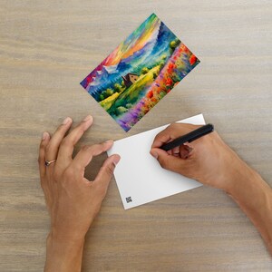 Majestätische Berg Sonnenuntergang Postkarte - Van Gogh Stil Malerische Kunst mit Hütte und Blumenfeldern - Perfektes Geschenk als lebendige Kunst & stationäre Dekoration