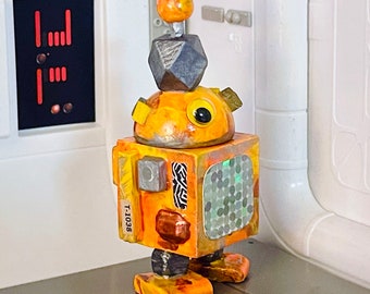 Utility ’Bot 2 – Artist-made Figure