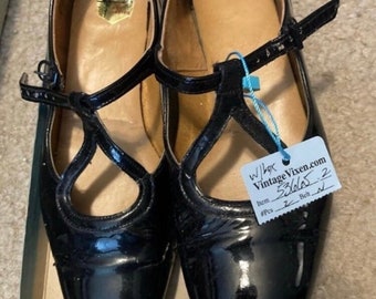 Vintage girls black mary jane shoes