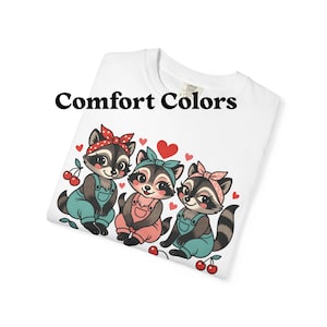 Cherry Raccoon Comfort Colors Tee – Vintage Style Woodland Graphic Shirt – Retro Pin-Up Animal T-Shirt – Rockabilly Forest Critter Aesthetic