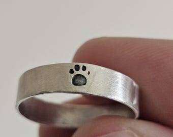 Silver paw print ring