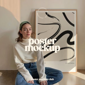 Kunstwerk Rahmen Mockup, Frau mit Poster, Bilderrahmen Mockup, Photoshop Mockup, Realistisches Mockup, Fotorahmen Mockup, Mockup Poster, DIN A4
