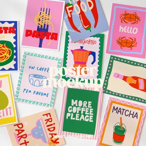 Può includere: Una collezione di poster colorati con temi di cibo e bevande. I disegni includono pasta, caffè e matcha. I poster presentano colori vivaci e illustrazioni giocose, con testo come "PASTA" e "MORE COFFEE PLEASE".