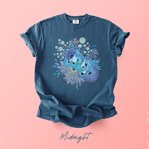 T-shirt van Yellena, Comfort Colors en Bella + Canvas - speciale editie vintage bloemenabstract ontwerp