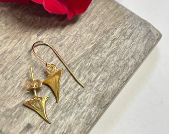 Mis-matched Rose Thorn Earrings, Gold