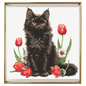 黒猫のクロスステッチパターンの即時 PDF ダウンロード - 黒猫とチューリップの水彩クロスステッチの手刺繍の赤い花