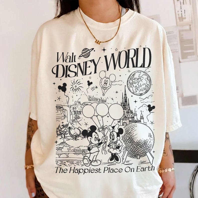 Pu&ograve; includere: Un set di tre tazze in ceramica con finitura opaca e macchiettata. Le tazze sono nei toni del crema, grigio chiaro e grigio scuro. Ogni tazza ha un design semplice e minimalista e un manico arrotondato.