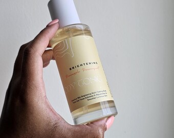 Peptid Uppljusande Body Tonic Spray med Alpha Arbutin + Ananas + Passionsfrukt + Lakritsrot + Niacinamid