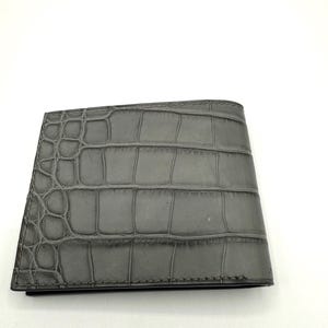 Cartera plegable de lujo de piel de cocodrilo gris (muestra)