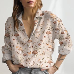 Pilz Goblincore Bluse Shirt, Natur Casual Shirt, Garten Bluse Frauen Shirt, Pilz Sammler Shirt, Vintage Shirt für Frauen