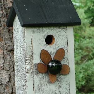 Rustic Birdhouse Outdoor Garden Art Functional Bird House Vintage Door knob with Rusty Metal Flower