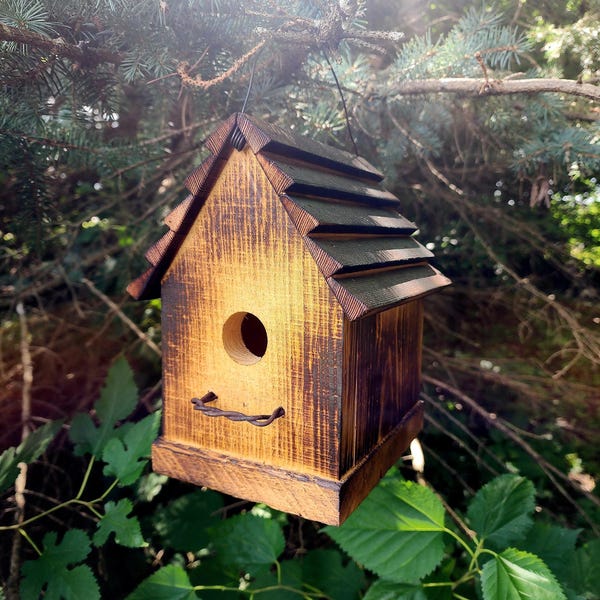 Handmade Sugi Wood Birdhouse: Unique Roof, Outdoor Garden