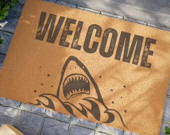 Zerbino di benvenuto per casa sulla spiaggia, zerbino Shark Lover, zerbino nautico Beachy, tappeto da esterno estivo costiero in stile spiaggia, zerbino in fibra di cocco nautica