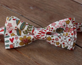 Boys floral fauna pink green red cream bow tie, bowtie for kids, cotton pre-tied tie for babies, toddlers, kids, wedding bowtie