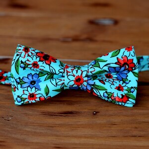 Boys Blue Floral Bow Tie, boy&#39;s cotton bow tie, spring wedding bow tie, summer wedding bowtie, toddler tie, childs bow tie, boys bow ties