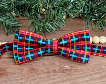 Christmas plaid bow tie, mens holiday bow tie in red, blue green, and gold, adult bow tie, gift for him, pre-tied adjustable