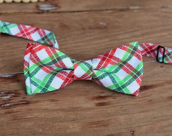 Red green plaid holiday bow tie, Christmas cotton bow tie for men, bowtie for adults and teens, pretied with adjustable collar, gift for him