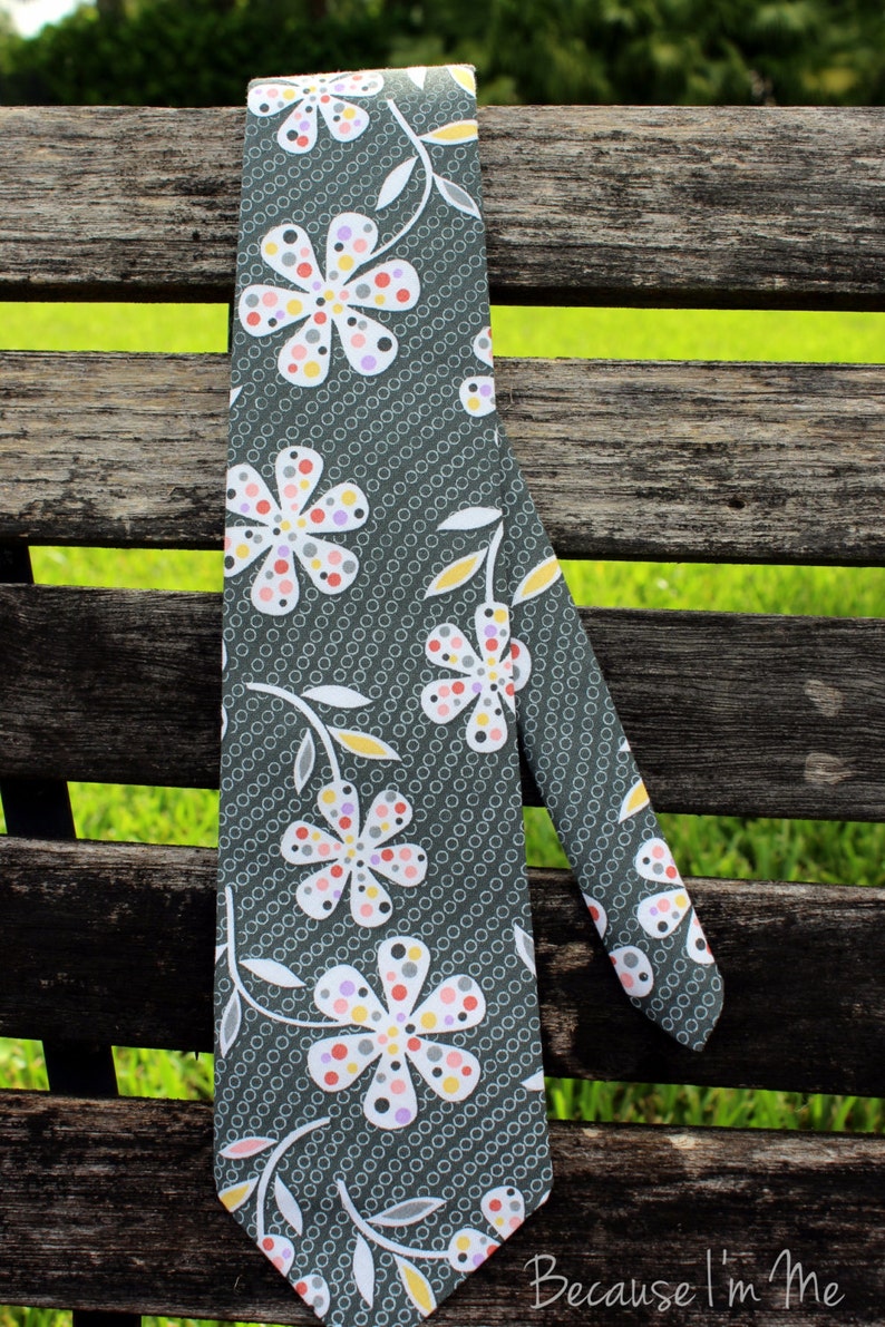necktie flowers