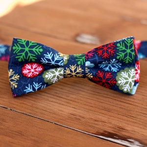 Boys Snowflake Bow Tie - boys Christmas snow blue gold red bowtie - bow tie for baby infant toddler child preteen boy - holiday bow tie