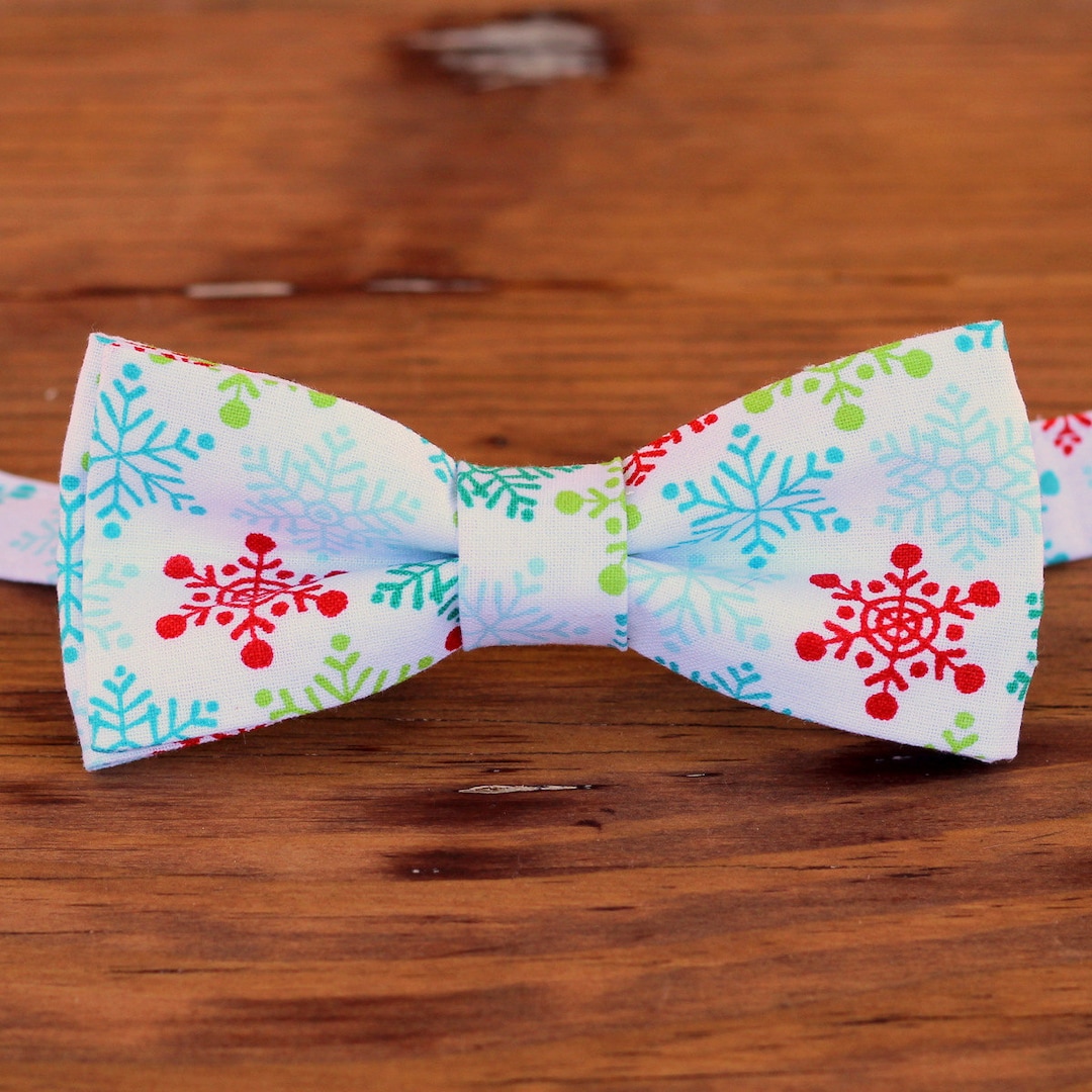 Mens Christmas Bow Tie Snowflakes on Cotton Bowtie, Bow Tie for Teens