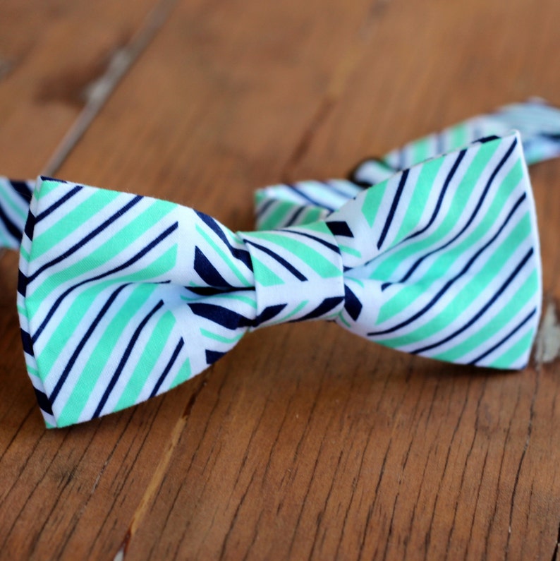 Retreez Herren Fliege Vorgebunden - Fischgrätmuster Gestreift 13 Cm