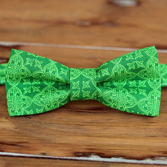 St Patricks Day Ties Falling Shamrocks Necktie Irish Mens Holiday Neck Tie NWT 