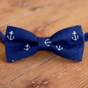 Mens Navy Bow Tie - anchor bow tie - nautical tie - navy blue white bow tie - mens wedding tie, gift for sailor - father&#39;s day gift - bowtie