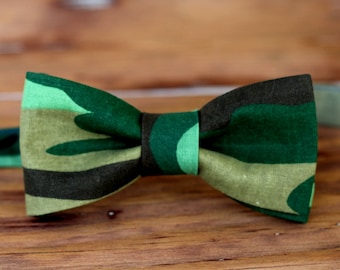 Boys Camouflage Bow Tie - camo green black cotton bowtie - bow ties for infant baby toddler child preteen - photo prop bow tie - army tie