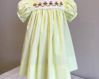 Vestido de seda bordado para niñas de 6 a 9 meses
