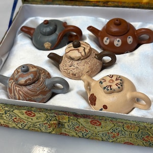 Vintage Chinese Miniature Clay Teapot Set of 5, Original Silk Box Handcrafted Perfect Condition! Yixing China