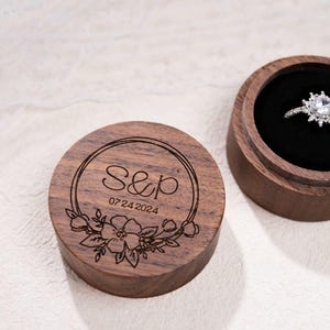 Aangepaste houten doos voor ringdrager – gepersonaliseerde trouwringdoos – ringhouder met 2 sleuven – verlovings- of huwelijkscadeau – accessoire voor ringdrager
