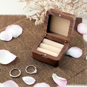 Gepersonaliseerde gravure houten ringdoos, ringdoos met naam, trouwringdrager, dubbele ringdoos, voorstel cadeau voor haar, sieradendoos