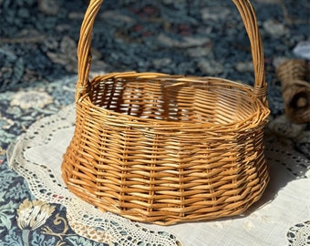 Hand rattan woven portable vegetable basket Fruit basket Storage basket flower basket