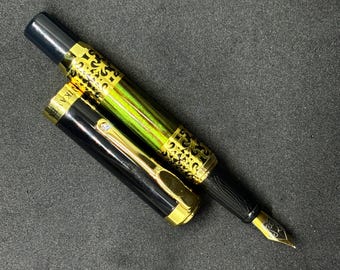 Elegant Dikawen 8012 Sculpture Design Fountain Pen – Medium Nib – Silver Chrome with Gold Accents