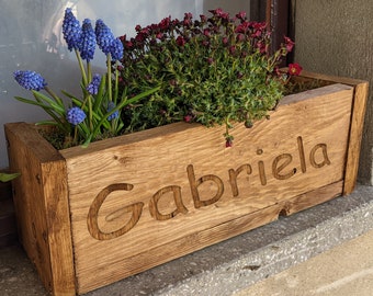 Blumenkasten personalisiert Holz • rustikale Holzkasten für Garten und Balkon mit dein TEXT • Pflanzkiste / Holzkiste für draußen