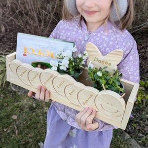 Abschiedsgeschenk kindergarten KITA Abschied Geschenk für Erzieher - Holzkiste Raupe ( personalisiert mit Namen Text )