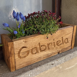 personalisierte Blumenkasten aus HOLZ Holzkiste : rustikale Holzkasten als Geschenkkorb