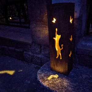 Gartenleuchte solar aus Holz, Latterne Holzleuchte LED mit Schmetterlinge Katze Motiv