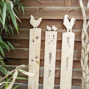 zaunhocker gartendeko	Deko Garten	Holzdeko außen	holzzaun Tiere	Bauernhof zaunkopf	holzlatten Zaun	Zaunbrett Motive	Zaunelement lärchenzaun	gartenstele Kunst	Dekozaun rankhilfe	Gartenstecker holz	Holzlattenzaun Gartendeko	Beet Beetumrandung