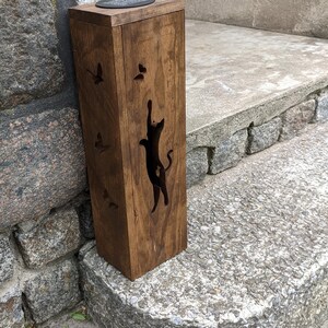 Gartenleuchte solar aus Holz Katze Motiv
