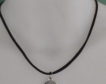 Black choker necklace with silver metal calavera