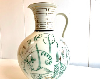 Unique Fürstenberg pitcher from between 1920 and 1950. Handpainted and extremely rare! Beautiful, German art design. Good condition!