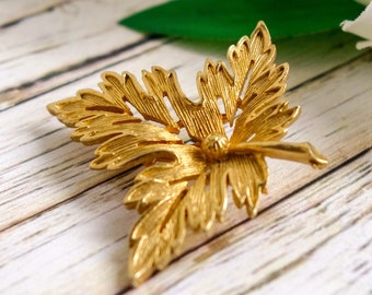 Vintage Leaf Brooch, Gold Tone Maple Tree Nature Costume Jewellery, Retro Fashion Lover Gift