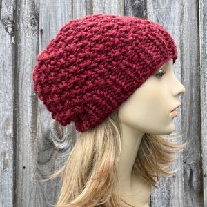 Grobstrick Mütze, Damenmütze, Herrenmütze, Wintermütze, Strickmütze, Mossy Beanie, Merlot Rot