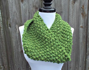 Chunky Knit Cowl, Chunky Knit Scarf, Cowl Scarf, Womens Cowl, Womens Scarf, Mens Cowl, Mens Scarf, Neck Warmer, Neckwarmer, Grass Green